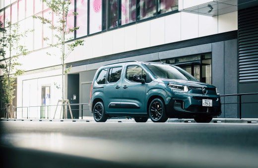 1753280 (a): :4000x2600